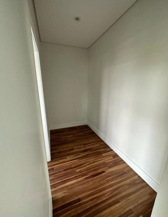 Casa de Condomínio à venda com 3 quartos, 250m² - Foto 2