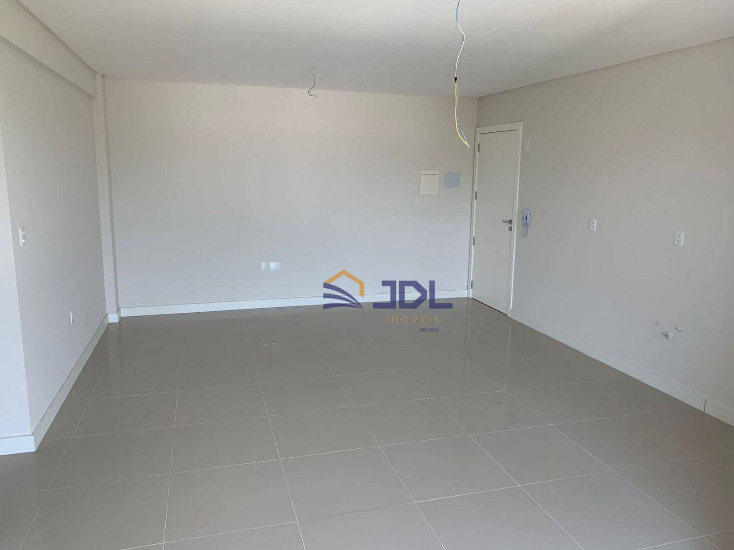 Apartamento à venda com 2 quartos, 67m² - Foto 6