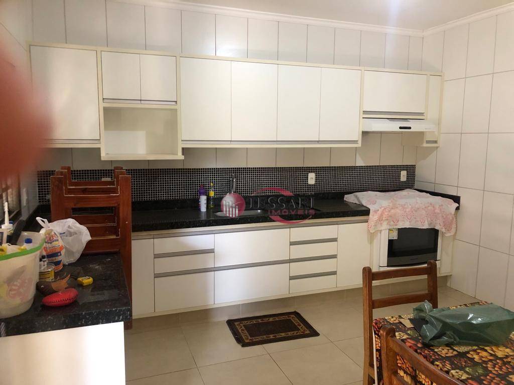 Casa à venda com 3 quartos, 340m² - Foto 5