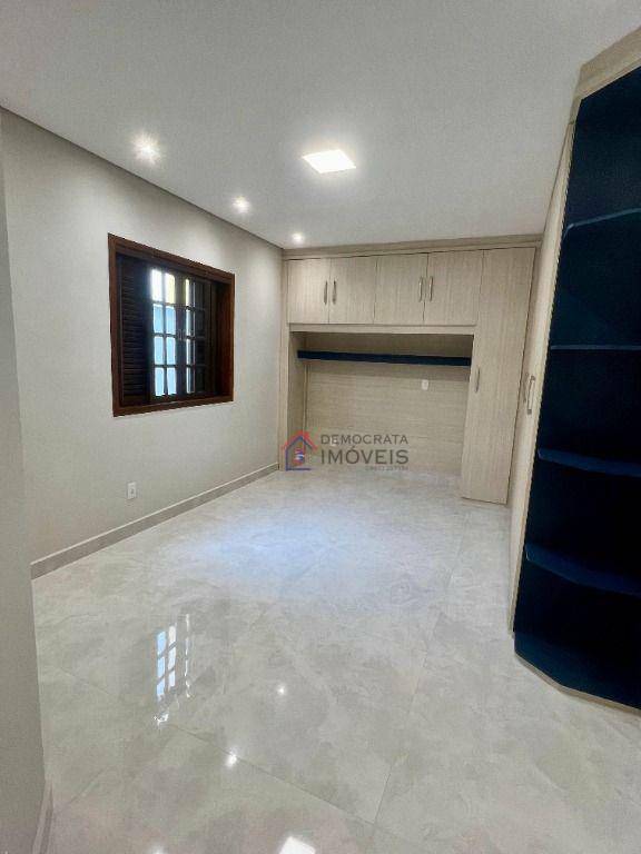 Sobrado à venda com 3 quartos, 210m² - Foto 22