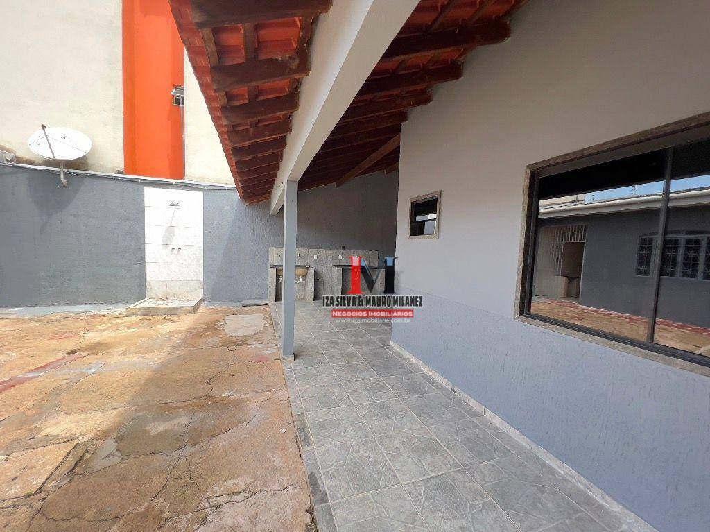 Casa para alugar com 4 quartos, 200m² - Foto 42