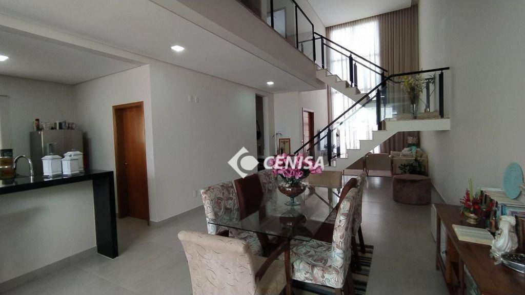 Casa de Condomínio à venda com 3 quartos, 200m² - Foto 3