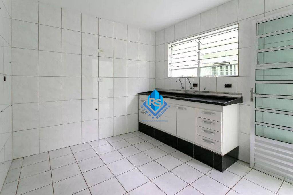 Sobrado à venda e aluguel com 3 quartos, 235m² - Foto 9