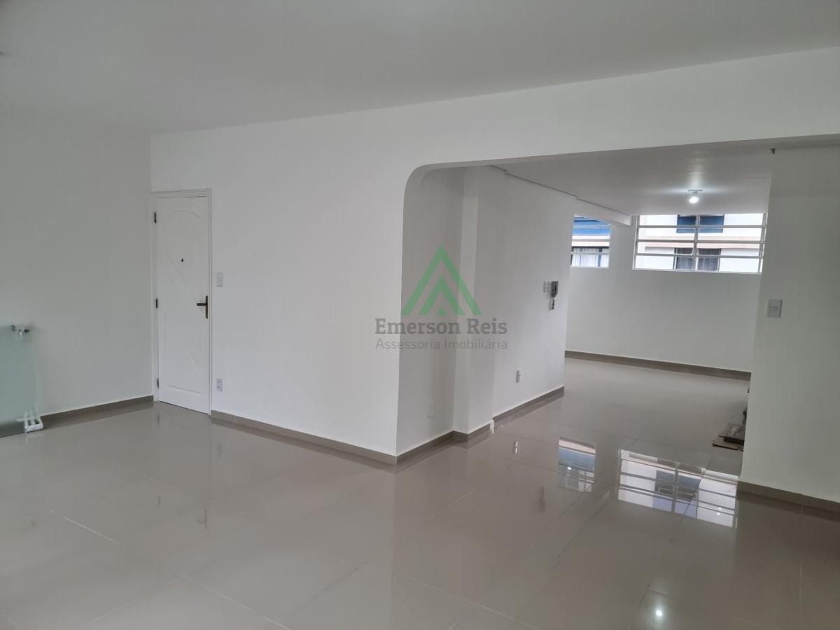 Apartamento à venda com 3 quartos, 135m² - Foto 1