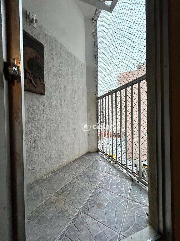 Apartamento à venda com 2 quartos, 72m² - Foto 5