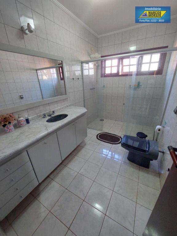 Casa de Condomínio para alugar com 4 quartos, 438m² - Foto 26