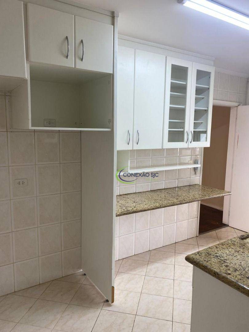 Apartamento à venda com 3 quartos, 130m² - Foto 4
