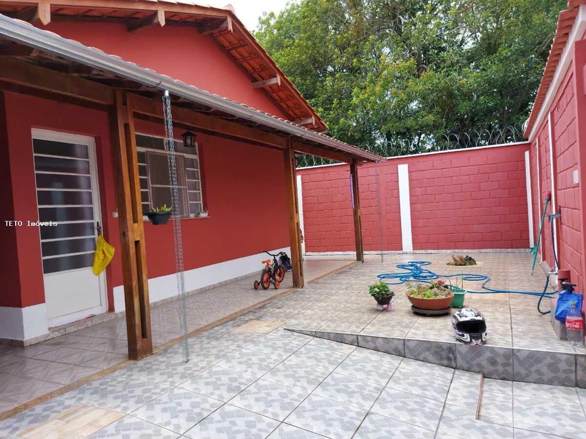 Casa à venda com 3 quartos, 200m² - Foto 2