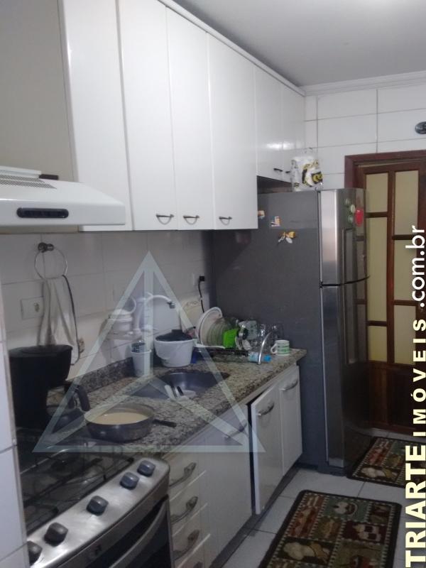 Apartamento à venda com 3 quartos, 83m² - Foto 2