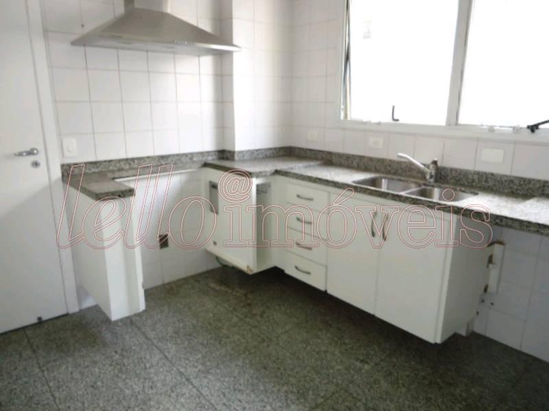 Apartamento para alugar com 3 quartos, 217m² - Foto 20