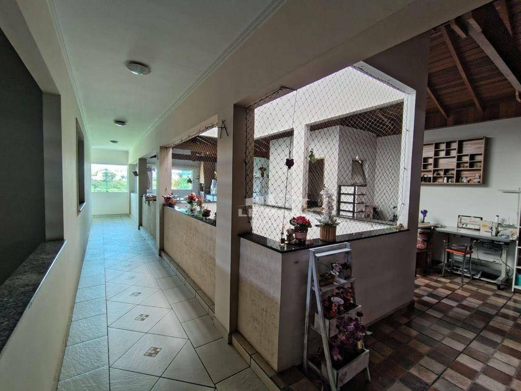 Casa à venda com 6 quartos, 296m² - Foto 23