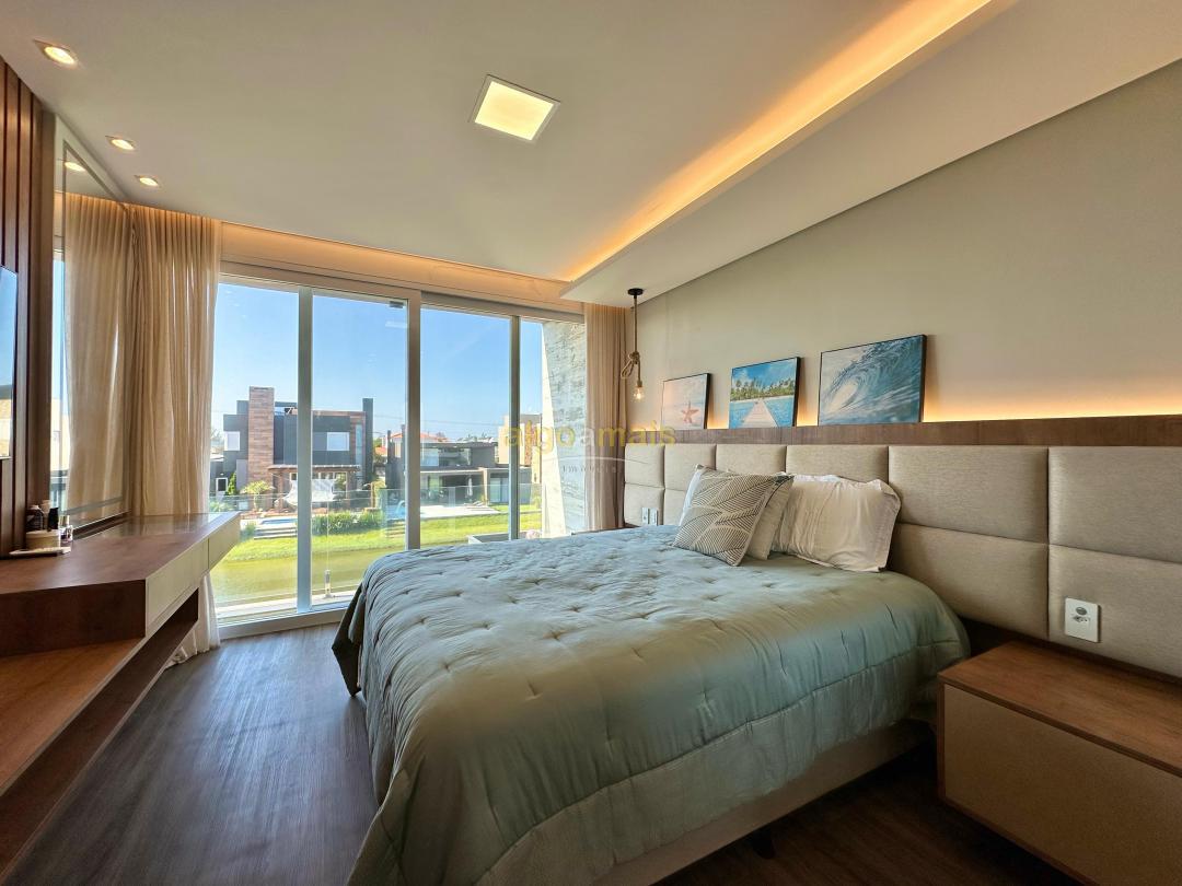 Casa de Condomínio à venda com 4 quartos, 270m² - Foto 25