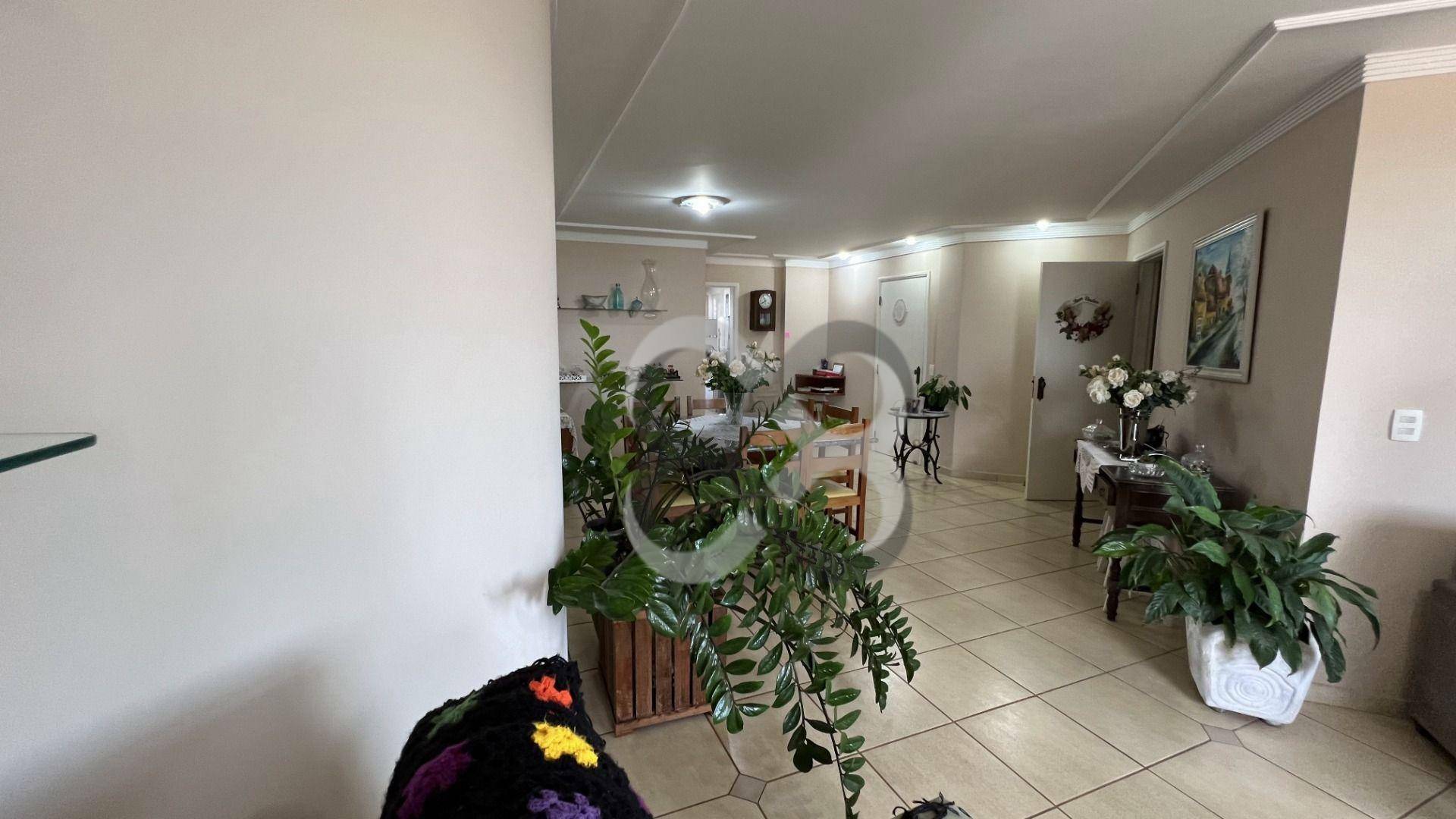 Apartamento à venda com 3 quartos, 168m² - Foto 3