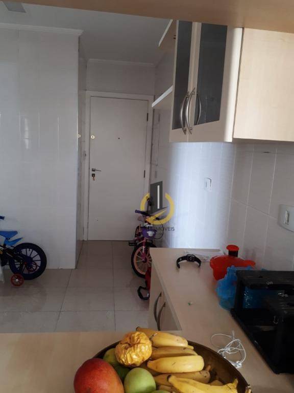 Apartamento à venda com 3 quartos, 137m² - Foto 17