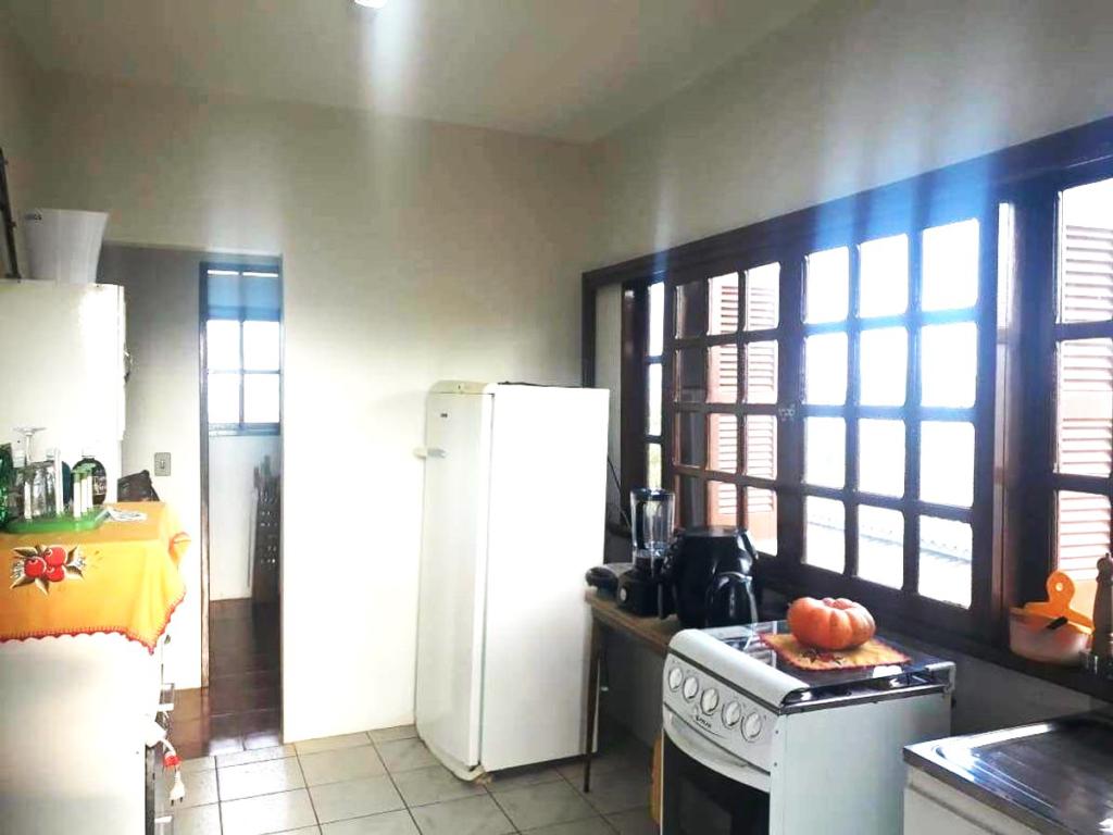 Casa à venda com 7 quartos, 330m² - Foto 18