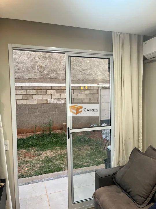 Apartamento à venda com 2 quartos, 42m² - Foto 2