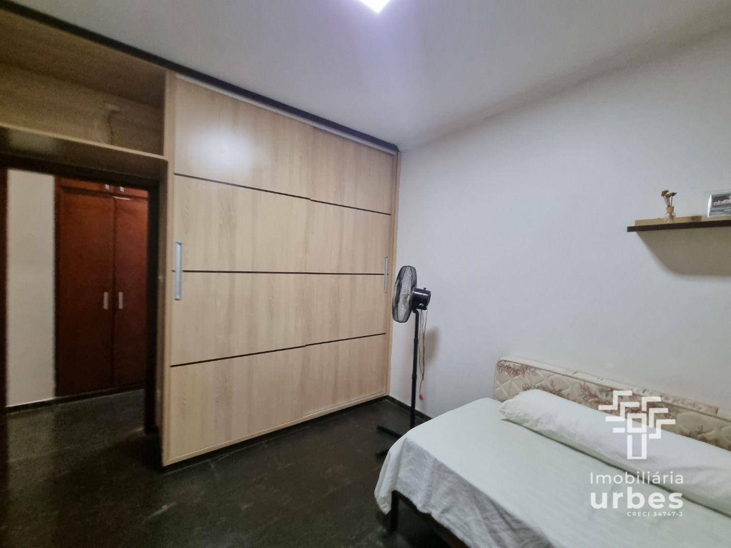 Casa à venda com 3 quartos, 180m² - Foto 14