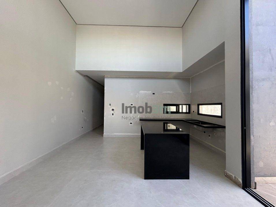 Casa à venda com 3 quartos, 140m² - Foto 4