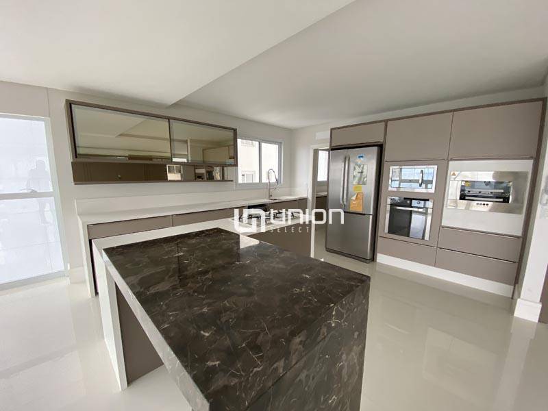 Apartamento à venda com 4 quartos, 237m² - Foto 8