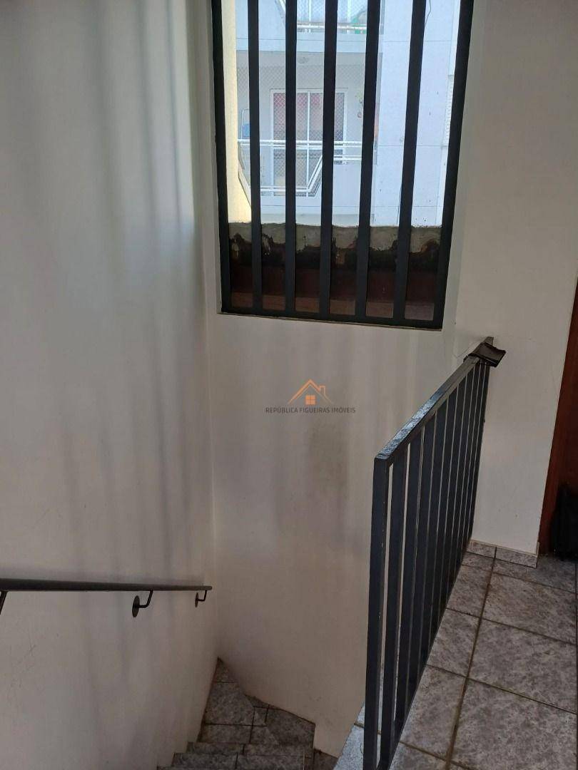 Sobrado à venda com 4 quartos, 200m² - Foto 3