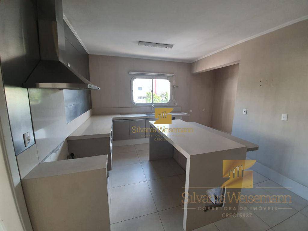 Apartamento à venda com 5 quartos, 235m² - Foto 7