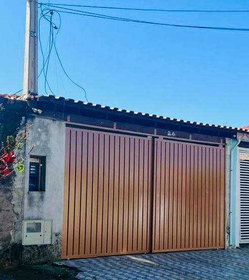 Casa à venda com 2 quartos, 110m² - Foto 1