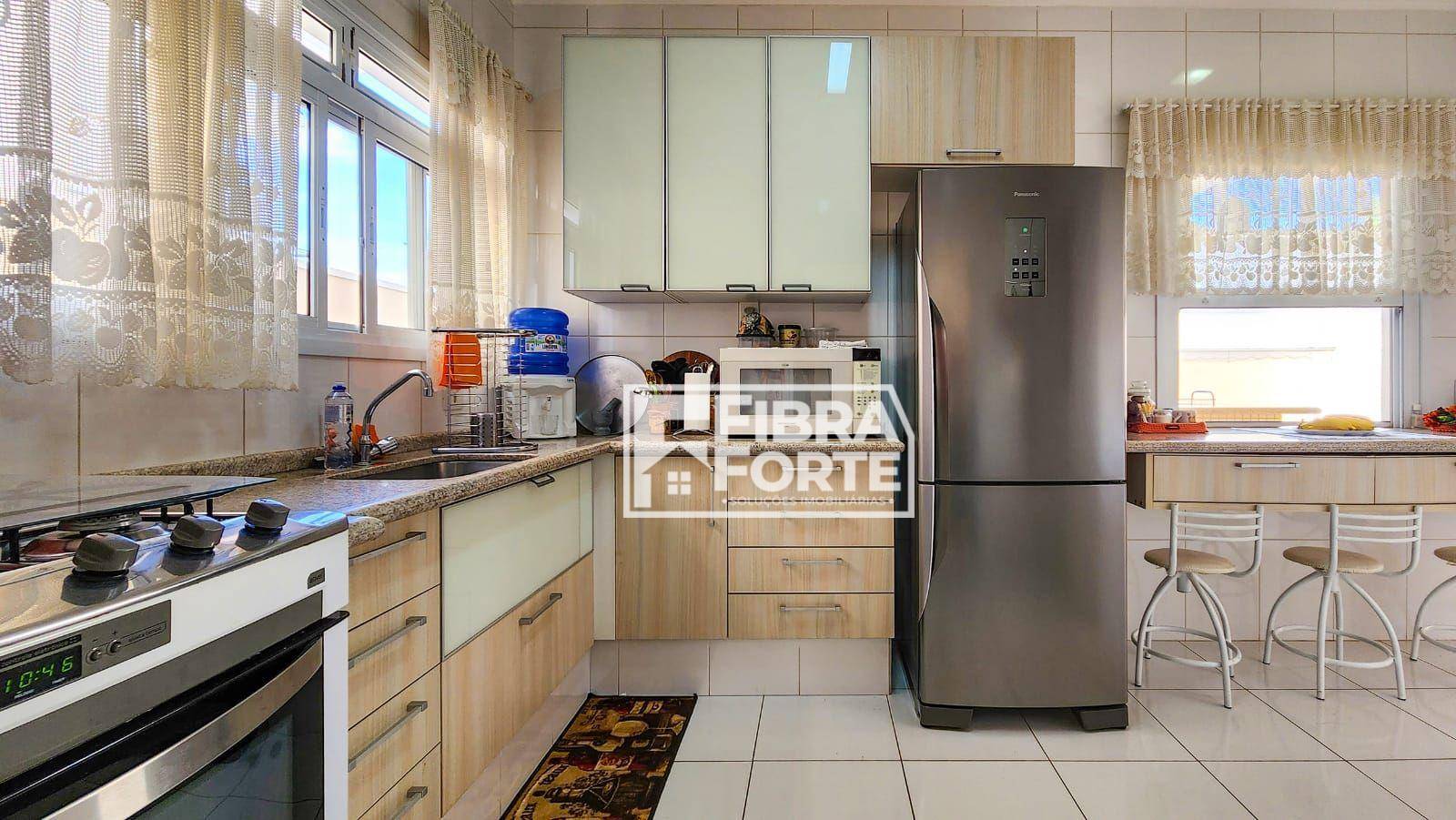 Casa de Condomínio à venda com 3 quartos, 240m² - Foto 10