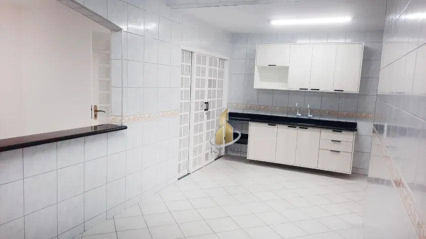 Casa para alugar com 3 quartos, 120m² - Foto 3