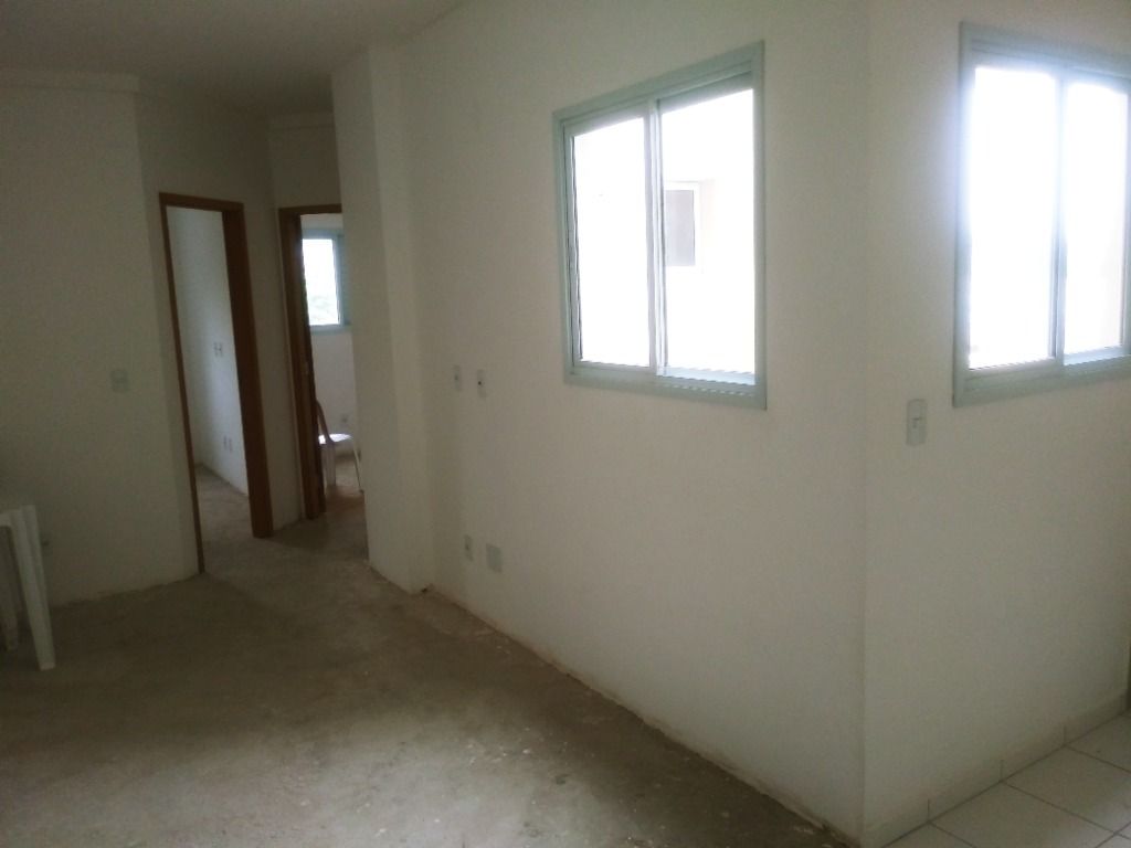 Apartamento à venda com 2 quartos, 42m² - Foto 3