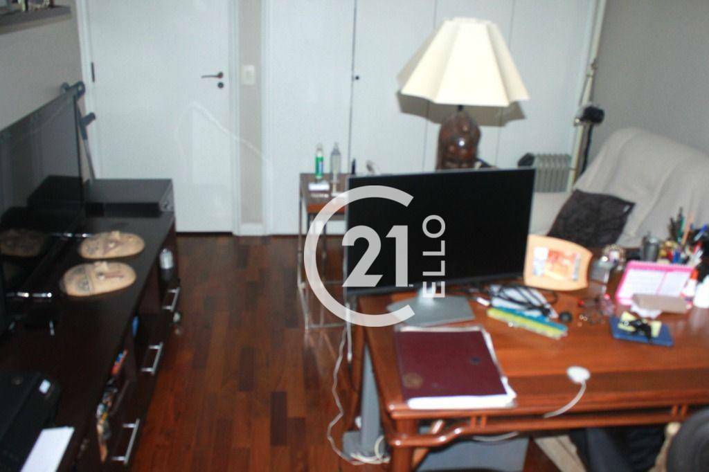 Apartamento à venda com 3 quartos, 236m² - Foto 19