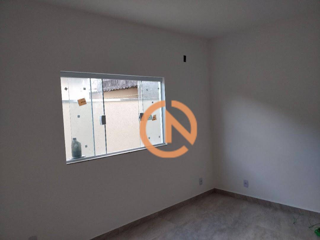 Sobrado à venda com 4 quartos, 180m² - Foto 4