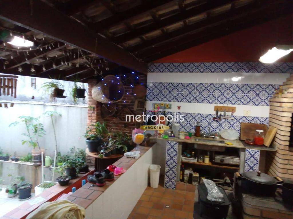 Sobrado à venda com 2 quartos, 200m² - Foto 17