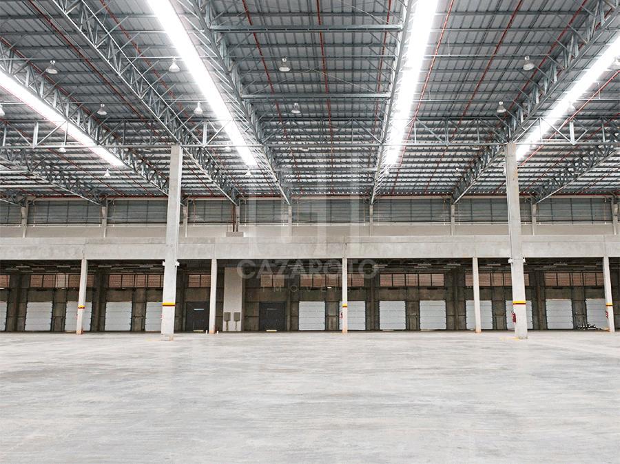 Depósito-Galpão-Armazém para alugar, 1600m² - Foto 4