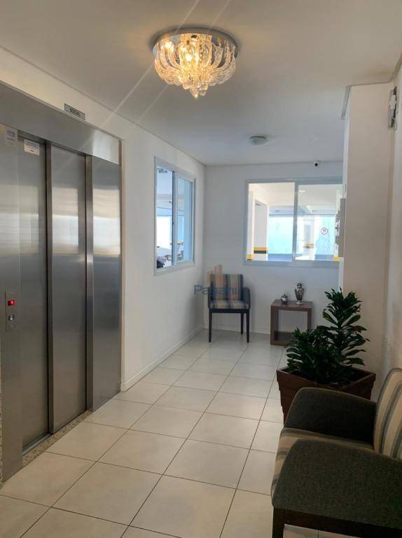 Apartamento à venda com 2 quartos, 58m² - Foto 15