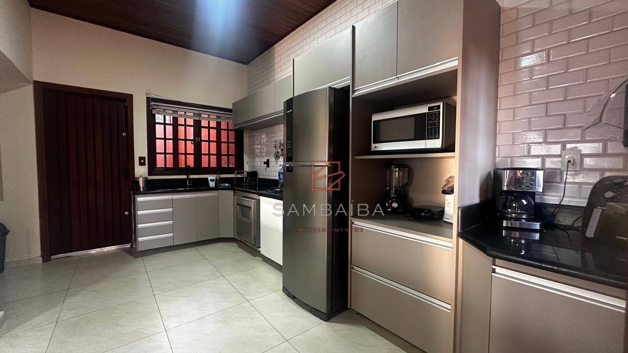 Casa à venda com 4 quartos, 350m² - Foto 36