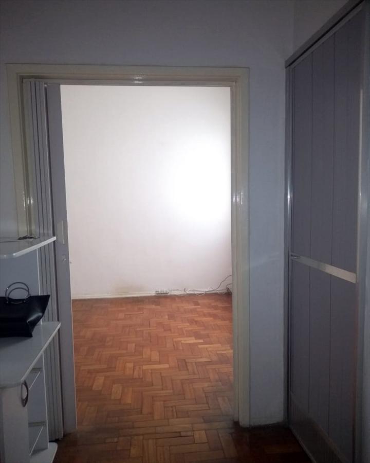 Apartamento à venda com 1 quarto, 42m² - Foto 8