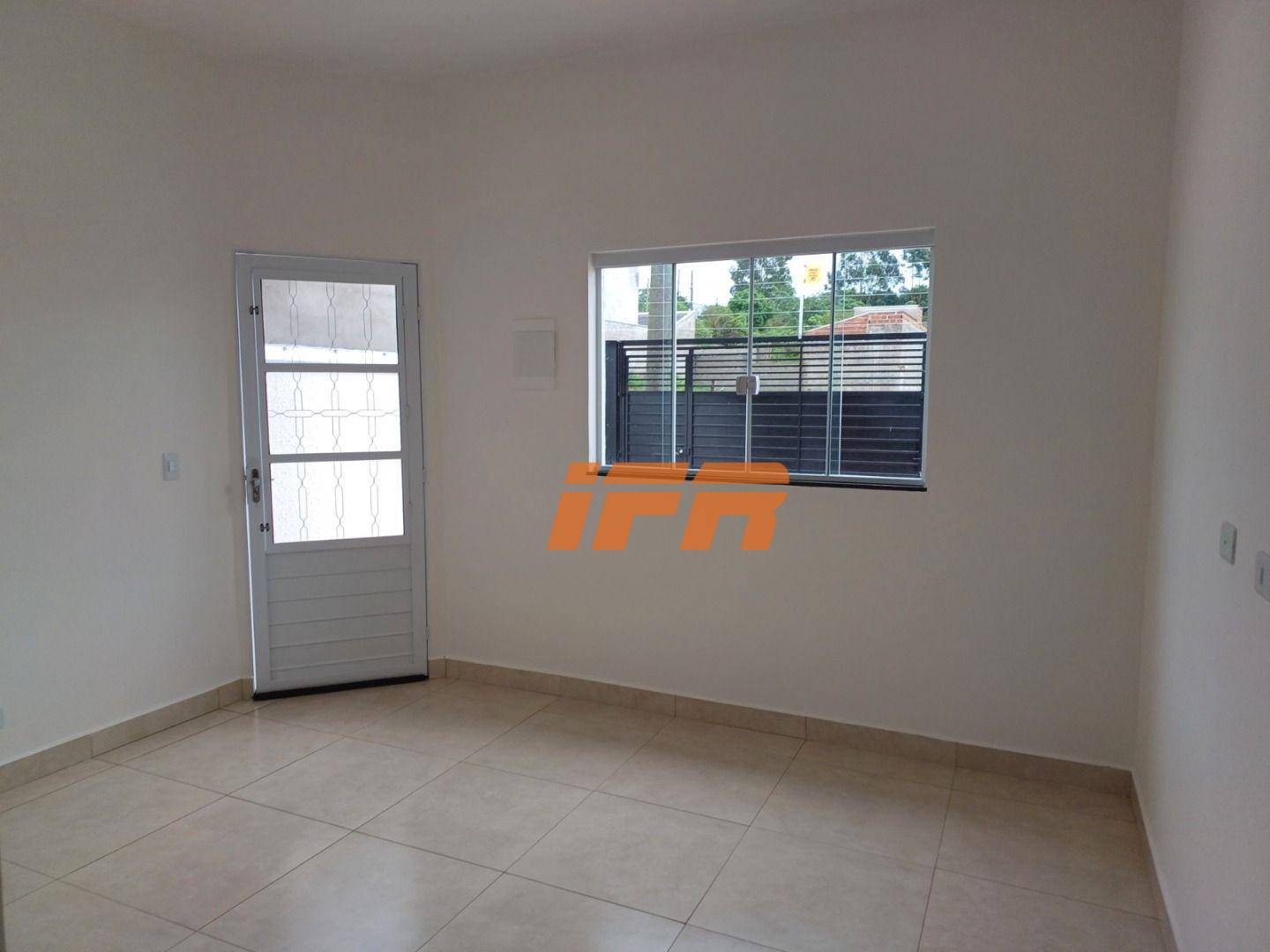 Casa à venda com 2 quartos, 57m² - Foto 4