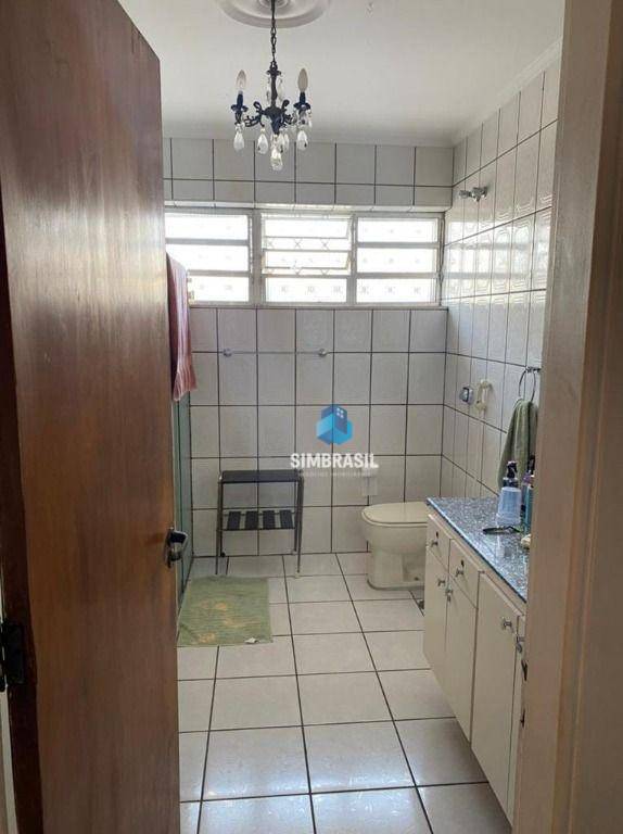 Casa para alugar com 5 quartos, 350m² - Foto 9