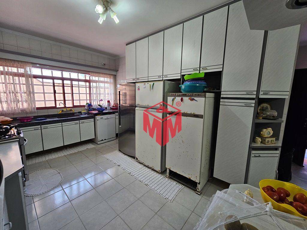 Sobrado à venda com 4 quartos, 362m² - Foto 37