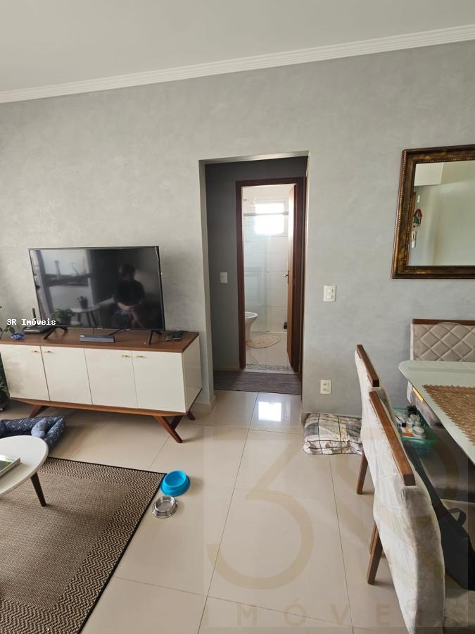 Apartamento à venda com 2 quartos, 70m² - Foto 4