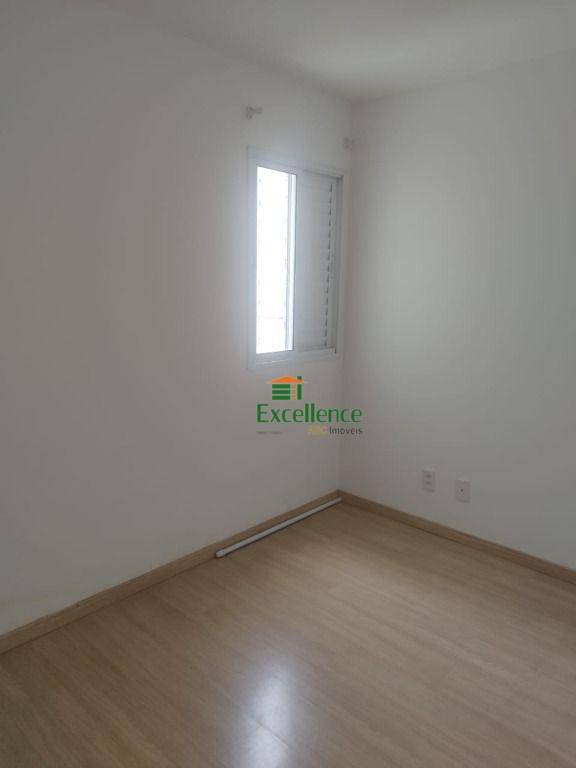 Apartamento para alugar com 3 quartos, 82m² - Foto 11