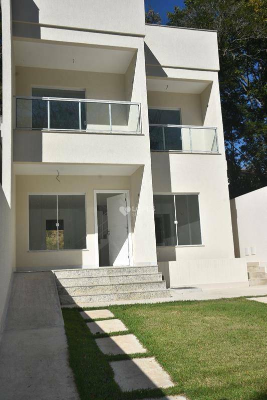 Casa de Condomínio à venda com 3 quartos, 243m² - Foto 3