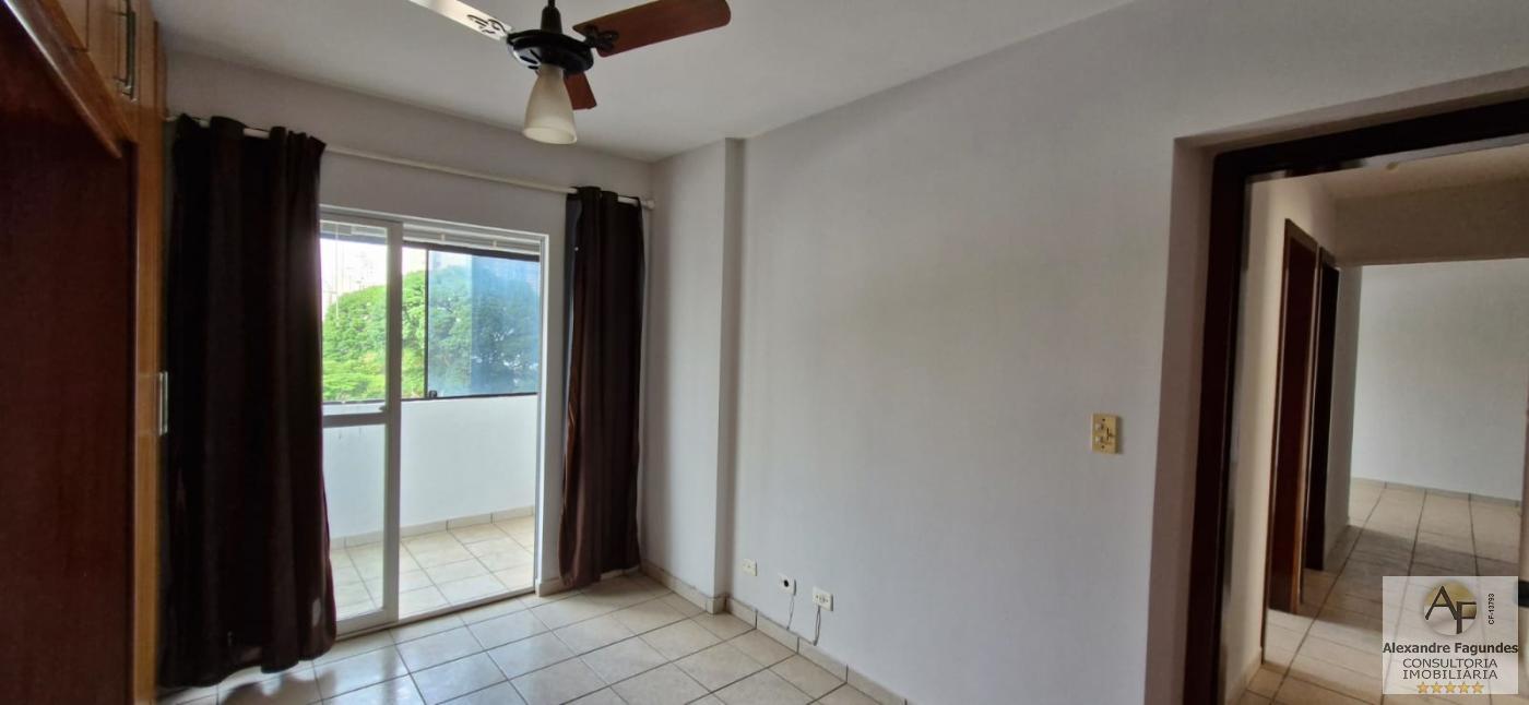 Apartamento à venda com 3 quartos, 120m² - Foto 3