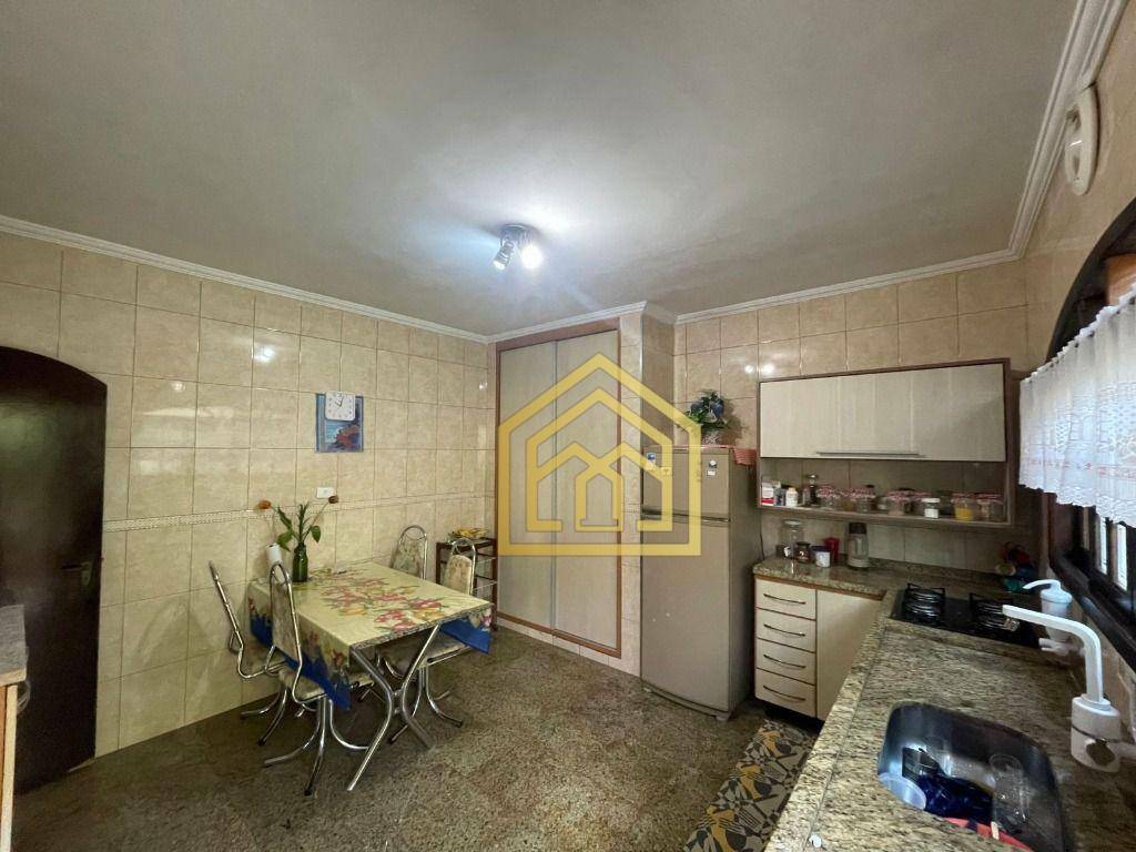 Sobrado à venda com 3 quartos, 253m² - Foto 42