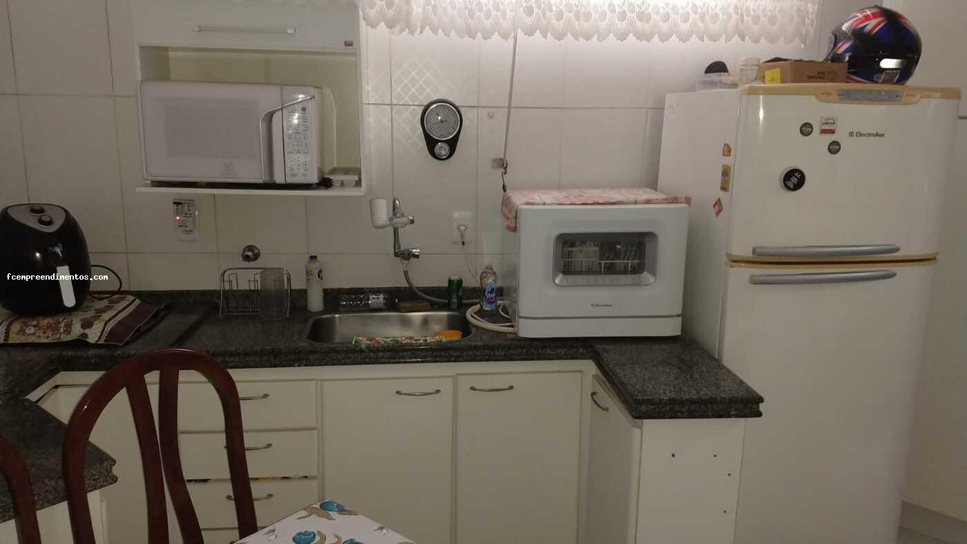 Apartamento à venda com 2 quartos, 72m² - Foto 1