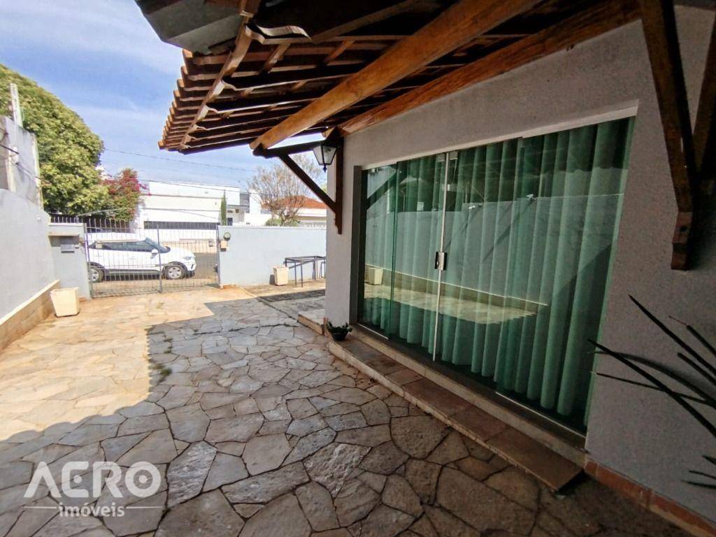 Casa, 4 quartos, 300 m² - Foto 4