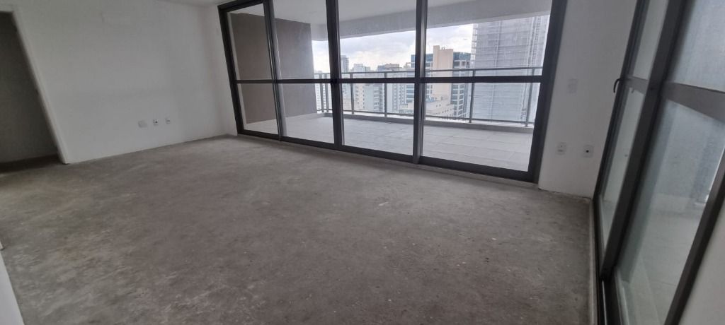 Apartamento à venda com 3 quartos, 157m² - Foto 2