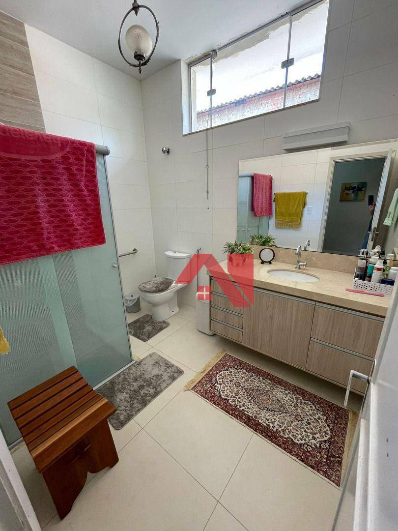 Casa à venda com 4 quartos, 250m² - Foto 11