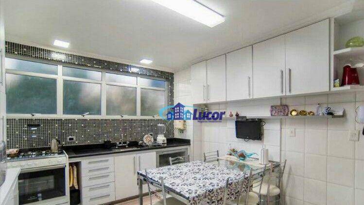 Apartamento à venda com 3 quartos, 180m² - Foto 2