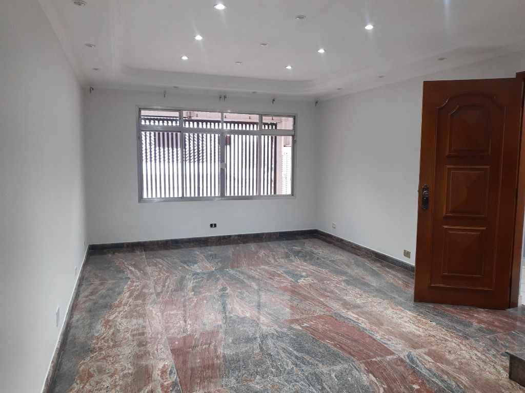 Sobrado à venda com 4 quartos, 250m² - Foto 4